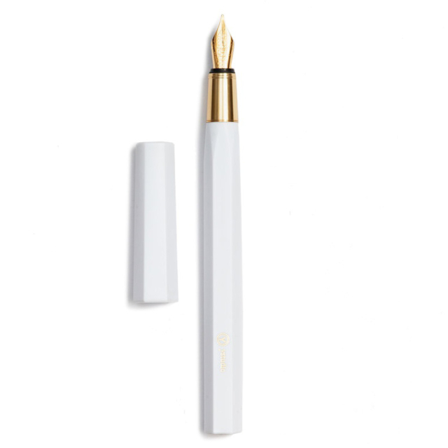 Stylo-plume Resin White Medium dans le groupe Stylos / Stylo haute de gamme / Stylo à plume chez Pen Store (101382)