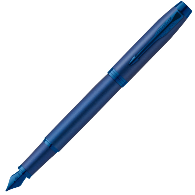 IM Monochrome Blue Fountain pen Fine dans le groupe Stylos / Stylo haute de gamme / Stylo à plume chez Pen Store (131982)