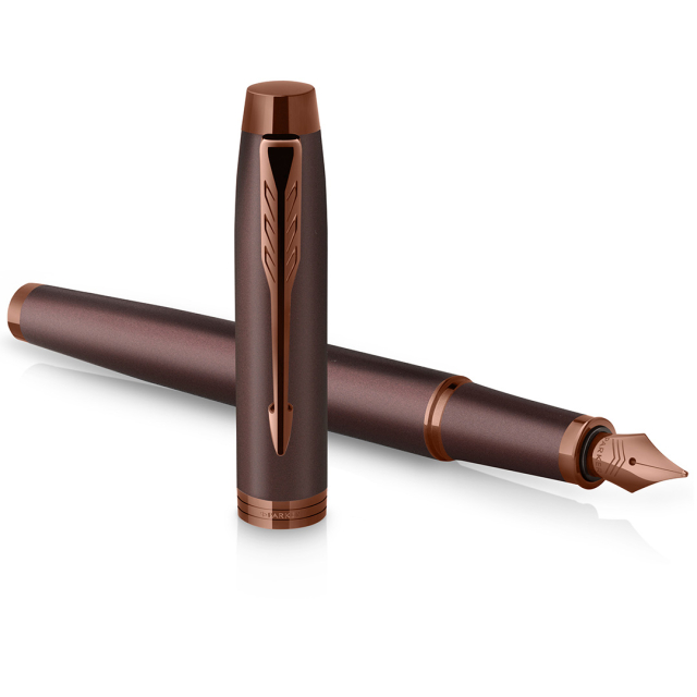 IM Monochrome Burgundy Fountain pen Medium  dans le groupe Stylos / Stylo haute de gamme / Stylo à plume chez Pen Store (131991)