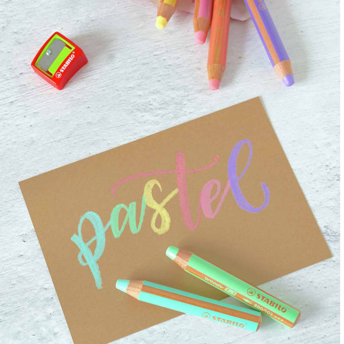 Crayons de couleurs WOODY Pastel + 1 taille crayon offert - Crayons de  couleur - 10 Doigts