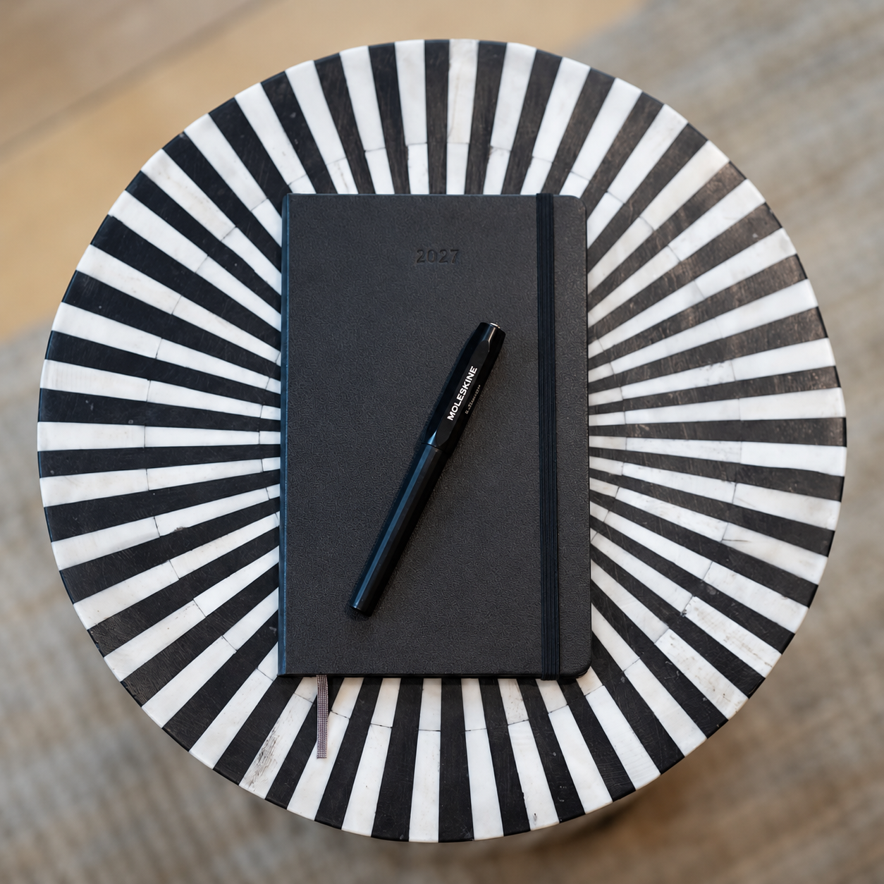 Calendrier 12M Weekly Vertical 2027 Hardcover Pocket Black 
