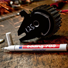 780 Paint Marker 0.8 mm blanc dans le groupe Stylos / Bureau / Marquers chez Pen Store (110313)