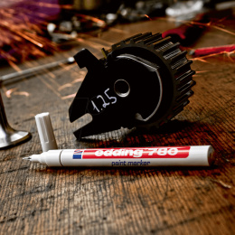 780 Paint Marker 0.8 mm dans le groupe Stylos / Bureau / Marquers chez Pen Store (110314_r)