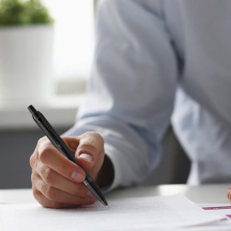 IM Achromatic Black Stylo à bille dans le groupe Stylos / Écrire / Stylos encre chez Pen Store (111897)