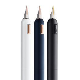 Dialog CC All Black Stylo-plume dans le groupe Stylos / Stylo haute de gamme / Stylo à plume chez Pen Store (130257_r)