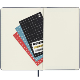 Calendrier 18M WeekNote Hard Cover Pocket Sapphire Blue dans le groupe Papiers & Blocs / Calendriers et agendas / Calendriers 18 mois chez Pen Store (130889)