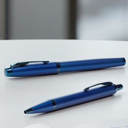 IM Monochrome Blue Stylo à bille dans le groupe Stylos / Stylo haute de gamme / Stylo à bille chez Pen Store (131985)