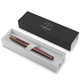 IM Monochrome Burgundy Stylo-plume dans le groupe Stylos / Stylo haute de gamme / Stylo à plume chez Pen Store (131990_r)