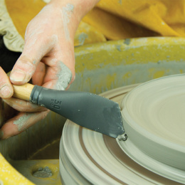 Catalyst Silicone Blade à long manche No 4 30 mm Yellow dans le groupe Matériels d'artistes / L'atelier / Couteaux Peinture chez Pen Store (132797)