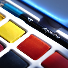 Peinture aquarelle Travel Tin 24 demi-godets dans le groupe Matériels d'artistes / Couleurs de l'artiste / Peinture aquarelle / Aquarelle en godet chez Pen Store (132938)