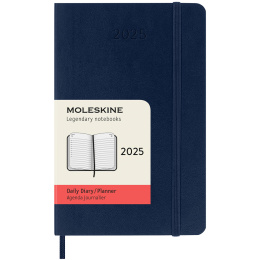 12M Daily Calendrier 2025 Softcover Pocket Sapphire Blue dans le groupe Papiers & Blocs / Calendriers et agendas / Calendriers 12 mois chez Pen Store (133776)