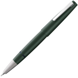 2000 Stylo-plume Pine Green Limited Edition 2024 dans le groupe Stylos / Stylo haute de gamme / Stylo à plume chez Pen Store (133829)