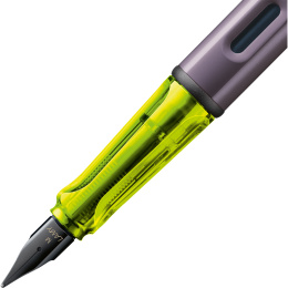 Stylo-plume Al-star Aubergine Medium dans le groupe Stylos / Stylo haute de gamme / Stylo à plume chez Pen Store (135238)