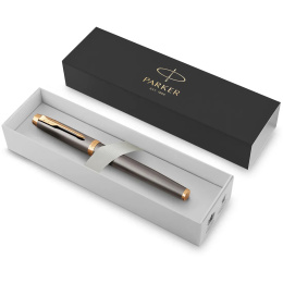 IM Grey/Gold Stylo-plume dans le groupe Stylos / Stylo haute de gamme / Stylo à plume chez Pen Store (135471_r)