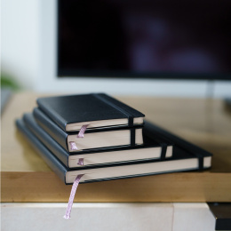 Calendrier 18M WeekNote Soft Cover Pocket Black dans le groupe Papiers & Blocs / Calendriers et agendas / Calendriers 18 mois chez Pen Store (135587)