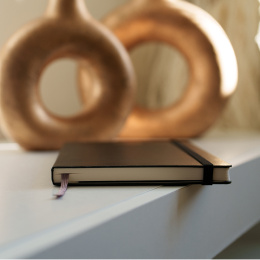 Calendrier 18M Weekly Hard Cover Horisontell Large Black dans le groupe Papiers & Blocs / Calendriers et agendas / Calendriers 18 mois chez Pen Store (135594)