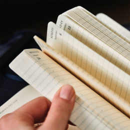 Calendrier 12M Daily 2026 Softcover Pocket Myrtle Green dans le groupe Papiers & Blocs / Calendriers et agendas / Calendriers 12 mois chez Pen Store (136089)