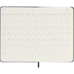 Calendrier 12M Daily 2026 Hardcover Pocket Sapphire Blue dans le groupe Papiers & Blocs / Calendriers et agendas / Calendriers 12 mois chez Pen Store (136095)