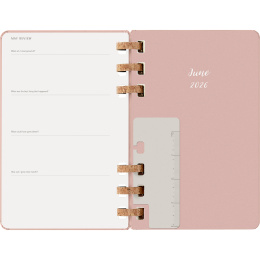 Calendrier 12M Spiral Planner 2026 Large Almond dans le groupe Papiers & Blocs / Calendriers et agendas / Calendriers 12 mois chez Pen Store (136105)