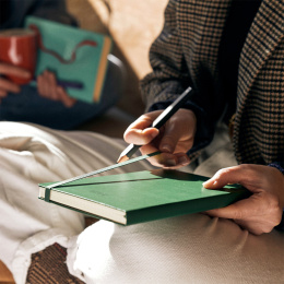 Calendrier 12M Weekly Notebook 2026 Softcover Large Myrtle Green dans le groupe Papiers & Blocs / Calendriers et agendas / Calendriers 12 mois chez Pen Store (136113)