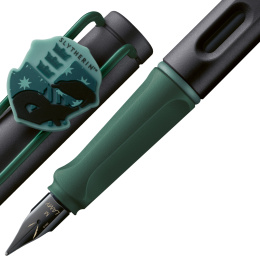 Safari Stylo-plume Slytherin dans le groupe Stylos / Stylo haute de gamme / Stylo à plume chez Pen Store (136192_r)