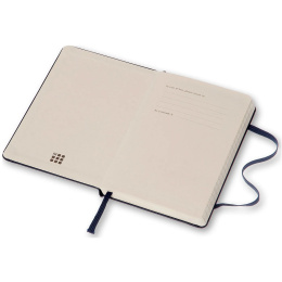 Classic Hard Cover Notebook Pocket Blue Ligné dans le groupe Papiers & Blocs / Écrire et consigner / Carnets chez Pen Store (136825)