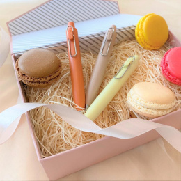 Stylo-bille One P Peach Milk dans le groupe Stylos / Stylo haute de gamme / Stylo à bille chez Pen Store (137067)