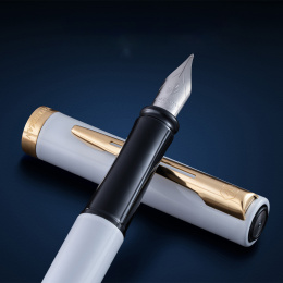Impression White/Gold Stylo-plume dans le groupe Stylos / Stylo haute de gamme / Stylo à plume chez Pen Store (137398_r)
