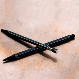 Classic Revolve Stylo à bille Black dans le groupe Stylos / Stylo haute de gamme / Stylo à bille chez Pen Store (137415)