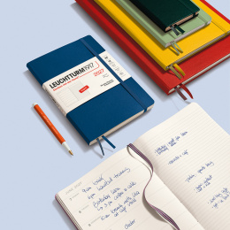 Calendrier Weekly Planner & Notebook 2026 A5 Forest Green dans le groupe Papiers & Blocs / Calendriers et agendas / Calendriers 12 mois chez Pen Store (137521)