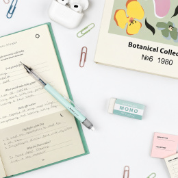 Mono Graph 0.5 Pastel Green dans le groupe Stylos / Écrire / Porte-mines chez Pen Store (138126)